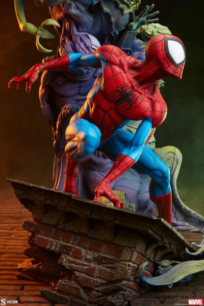 Sideshow Collectibles: Spider-Man Premium Format Statue - Image 3