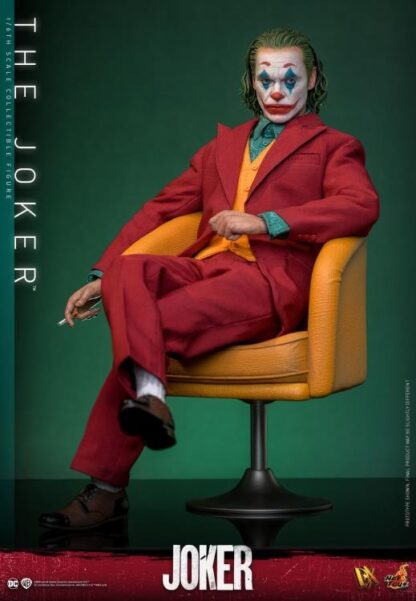 Hot Toys: DX42 The Joker 1/6th Scale Collectible Figure - Image 14