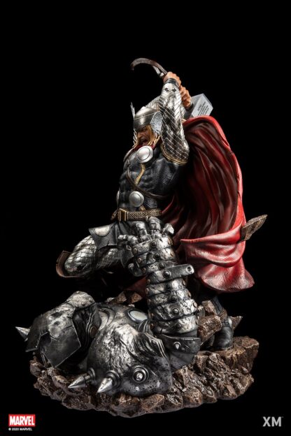 XM Studios: Modern Thor 1/4 Scale Premium Collectible Statue - Image 4