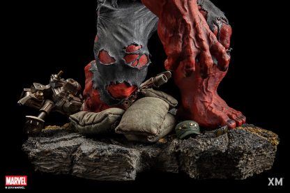 Red Hulk 1/4 Scale Premium Collectible Statue - Image 8