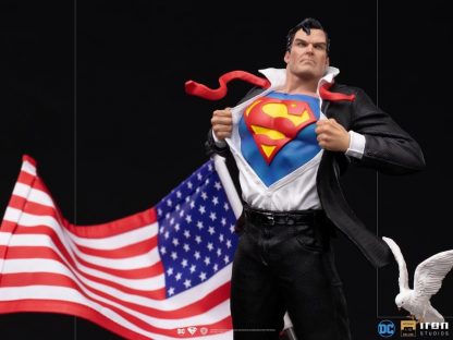 Iron Studios: DC Comics Clark Kent 1/10 Art Scale Statue - Image 11