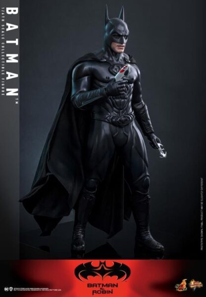 Hot Toys: MMS786 Batman & Robin: Batman 1/6th scale Collectible Figure - Image 5