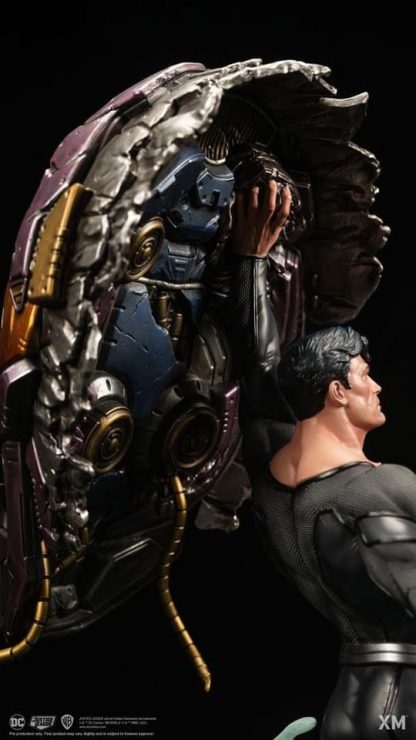 XM Studios:  Rebirth Superman Recovery Suit 1/6 Scale Premium Collectible Statue - Image 4