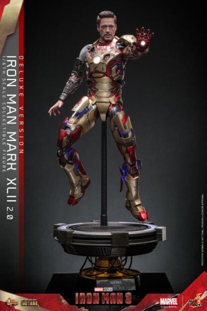 Hot Toys: MMS759D66 Iron Man III Iron Man Mark XLII (2.0) 1/6th Scale Collectible Figure (Deluxe Version) - Image 2