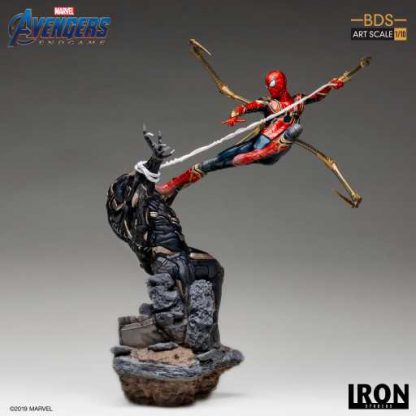 Avengers Endgame: Iron Spider Vs Outrider 1/10 Scale Statue - Image 2