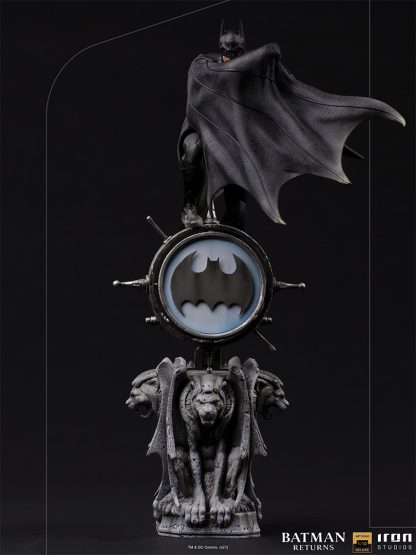 Iron Studios: Batman Returns: Batman Art Scale 1/10 Deluxe Statue - Image 2