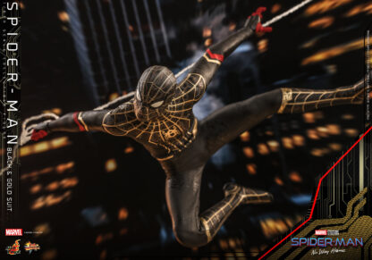 Hot Toys: MMS604 Spider-Man: No Way Home: Spider-Man (Black & Gold Suit) 1/6th scale Collectible Figure - Image 8