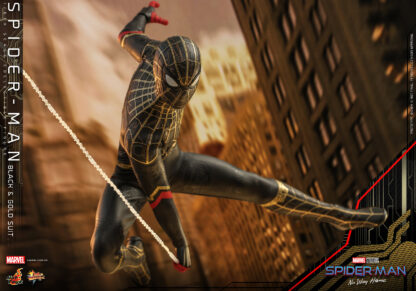 Hot Toys: MMS604 Spider-Man: No Way Home: Spider-Man (Black & Gold Suit) 1/6th scale Collectible Figure - Image 13