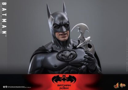 Hot Toys: MMS786 Batman & Robin: Batman 1/6th scale Collectible Figure - Image 6