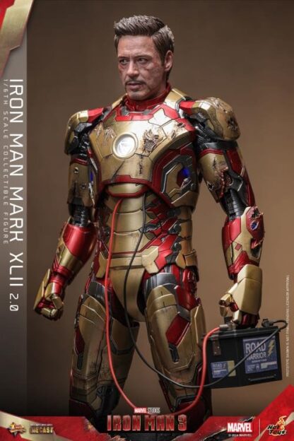 Hot Toys: MMS759D66 Iron Man III Iron Man Mark XLII (2.0) 1/6th Scale Collectible Figure (Deluxe Version) - Image 6