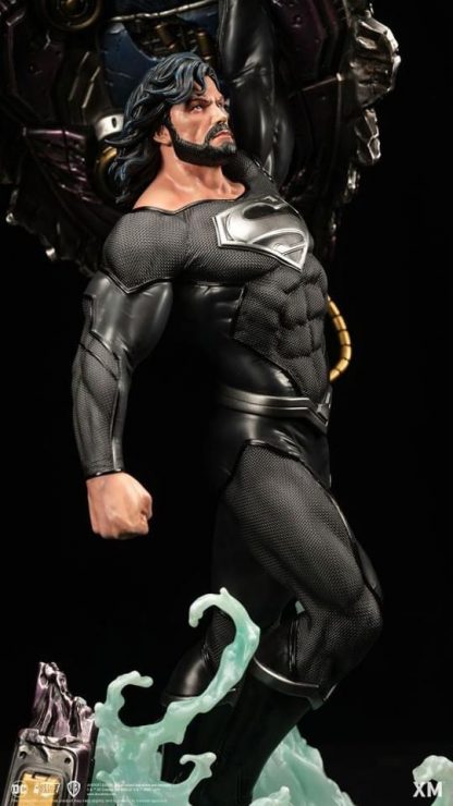 XM Studios:  Rebirth Superman Recovery Suit 1/6 Scale Premium Collectible Statue - Image 10