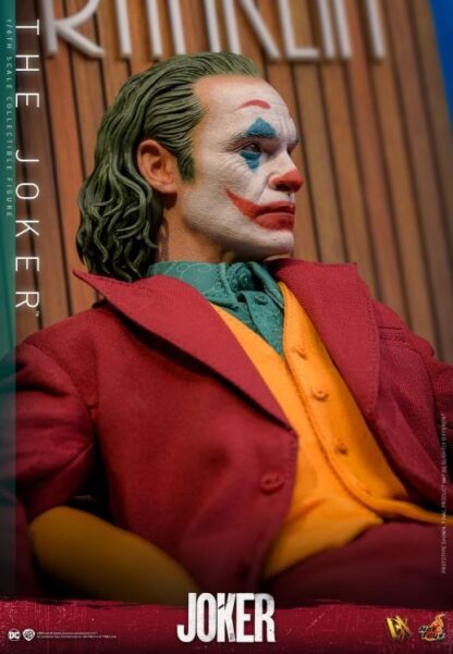 Hot Toys: DX42 The Joker 1/6th Scale Collectible Figure - Image 2