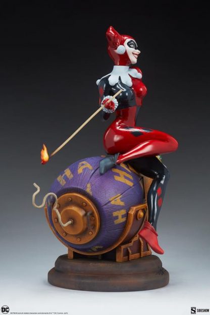 Sideshow Collectibles: DC Comics: Harley Quinn & The Joker Diorama Statue - Image 3