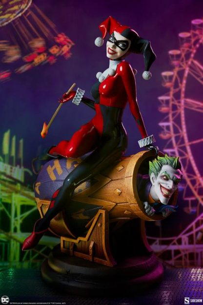 Sideshow Collectibles: DC Comics: Harley Quinn & The Joker Diorama Statue - Image 2