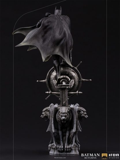 Iron Studios: Batman Returns: Batman Art Scale 1/10 Deluxe Statue - Image 4