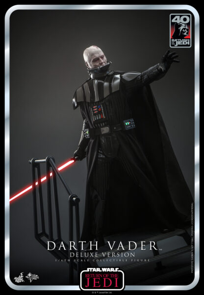 Hot Toys: MMS700 Star Wars: Episode V Return of the Jedi Darth Vader 1/6 Scale Collectible Figure (Deluxe Version) - Image 13