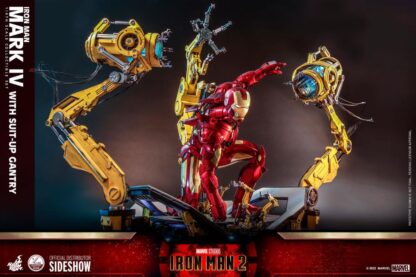 Hot Toys: QS021 Iron Man 2: Iron Man Mark IV Collectible Figure & 1/4th Scale Suit-Up Gantry Set - Image 10