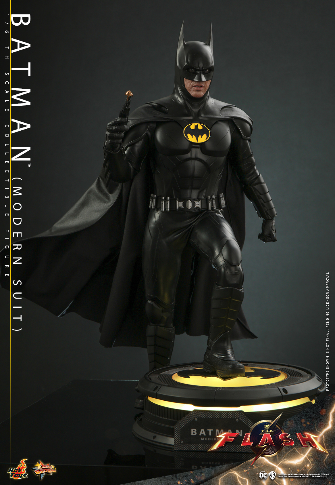 Hot Toys: MMS712 The Flash Batman (Modern Suit) 1/6th Scale Collectible Figure - Image 13