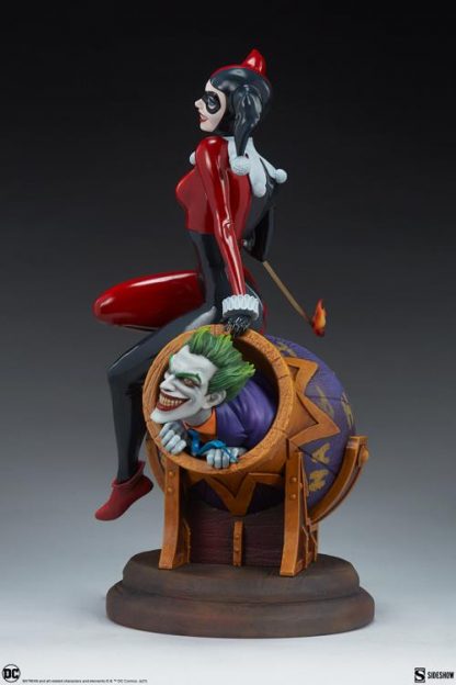 Sideshow Collectibles: DC Comics: Harley Quinn & The Joker Diorama Statue - Image 5