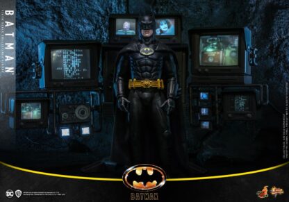 Hot Toys: MMS692 Batman (1989) Batman 1/6th Scale Collectible Figure - Image 12