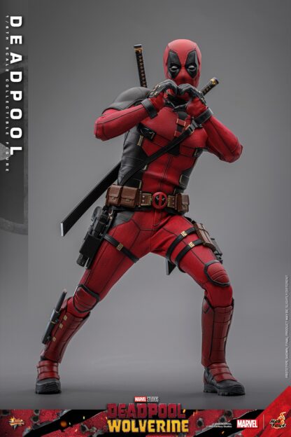 Hot Toys: MMS746 Deadpool & Wolverine: Deadpool 1/6th Scale Collectible Figure - Image 15