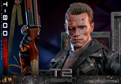 Hot Toys: DX46 Terminator 2: Judgement Day: T-800 (Battle Damaged 2.0) 1/6 Scale Collectible Figure - Image 2