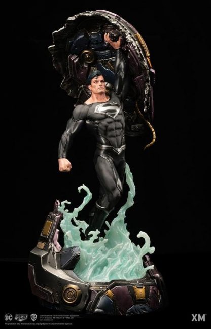 XM Studios:  Rebirth Superman Recovery Suit 1/6 Scale Premium Collectible Statue - Image 8