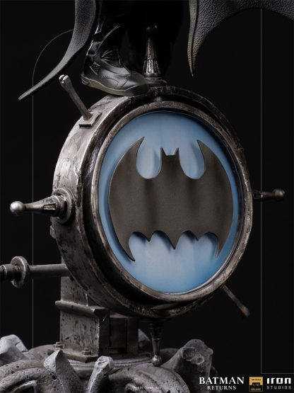 Iron Studios: Batman Returns: Batman Art Scale 1/10 Deluxe Statue - Image 6