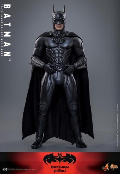 Hot Toys: MMS786 Batman & Robin: Batman 1/6th scale Collectible Figure - Image 9