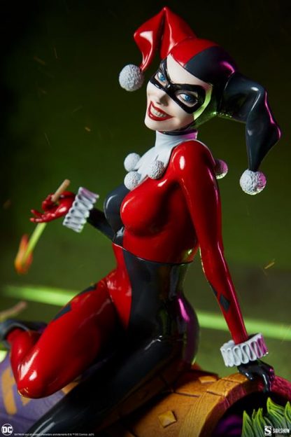 Sideshow Collectibles: DC Comics: Harley Quinn & The Joker Diorama Statue - Image 10