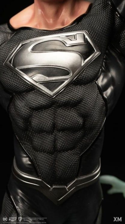 XM Studios:  Rebirth Superman Recovery Suit 1/6 Scale Premium Collectible Statue - Image 6