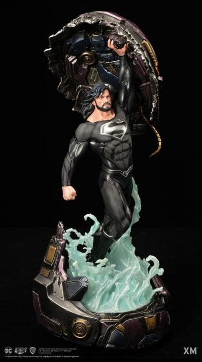 XM Studios:  Rebirth Superman Recovery Suit 1/6 Scale Premium Collectible Statue - Image 15