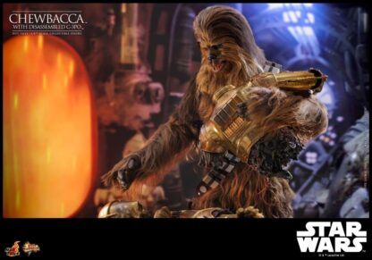 Hot Toys: MMS766 Star Wars Episode V: The Empire Strike Back™ Chewbacca™ With Disassembled C-3PO™ 1/6th Scale Collectible Figure - Image 6