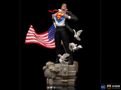 Iron Studios: DC Comics Clark Kent 1/10 Art Scale Statue - Image 14