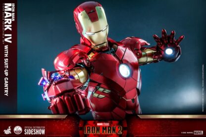 Hot Toys: QS021 Iron Man 2: Iron Man Mark IV Collectible Figure & 1/4th Scale Suit-Up Gantry Set - Image 7