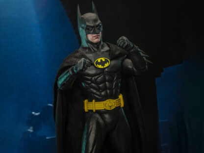 Hot Toys: MMS692 Batman (1989) Batman 1/6th Scale Collectible Figure - Image 5