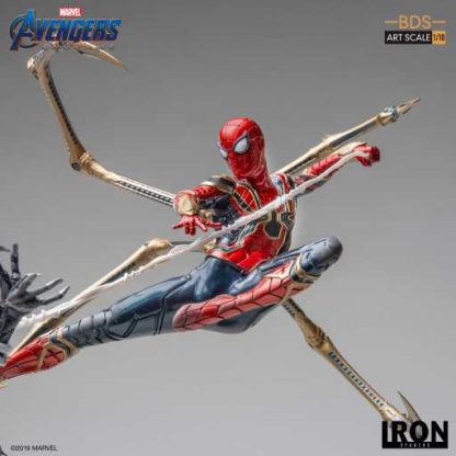 Avengers Endgame: Iron Spider Vs Outrider 1/10 Scale Statue - Image 3