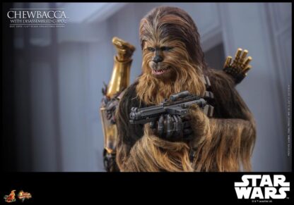 Hot Toys: MMS766 Star Wars Episode V: The Empire Strike Back™ Chewbacca™ With Disassembled C-3PO™ 1/6th Scale Collectible Figure - Image 12