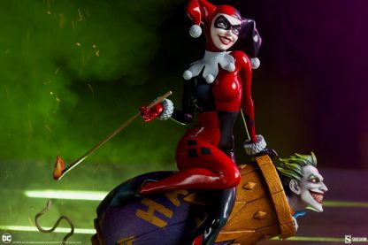 Sideshow Collectibles: DC Comics: Harley Quinn & The Joker Diorama Statue - Image 7