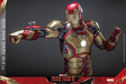 Hot Toys: MMS759D66 Iron Man III Iron Man Mark XLII (2.0) 1/6th Scale Collectible Figure (Deluxe Version) - Image 8