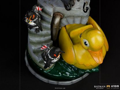 Iron Studios: Batman Returns: The Penguin 1/10 Art Scale Limited Edition Statue - Image 11