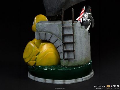 Iron Studios: Batman Returns: The Penguin 1/10 Art Scale Limited Edition Statue - Image 10