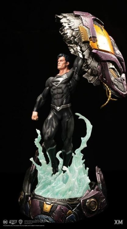 XM Studios:  Rebirth Superman Recovery Suit 1/6 Scale Premium Collectible Statue - Image 7