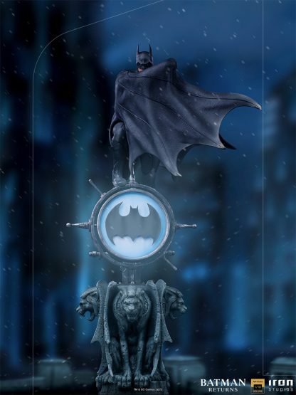 Iron Studios: Batman Returns: Batman Art Scale 1/10 Deluxe Statue - Image 10