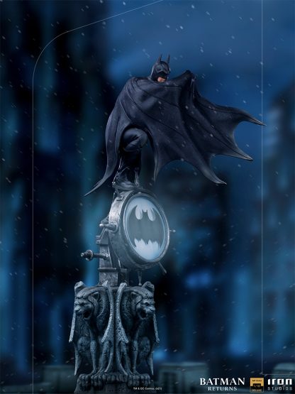 Iron Studios: Batman Returns: Batman Art Scale 1/10 Deluxe Statue - Image 11