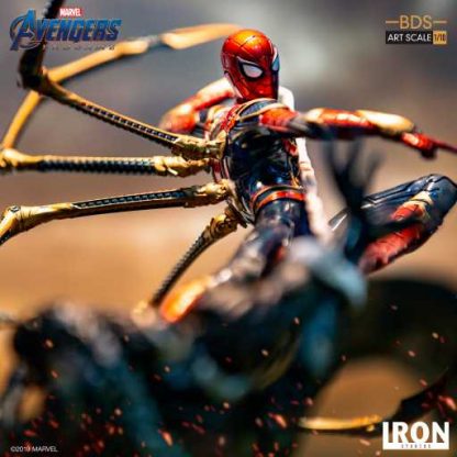 Avengers Endgame: Iron Spider Vs Outrider 1/10 Scale Statue - Image 8