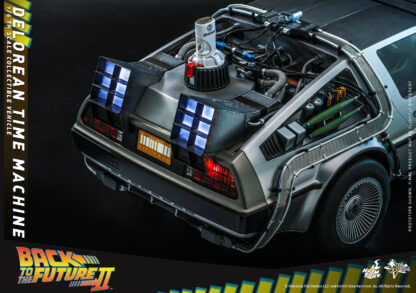 Hot Toys: MMS636 Back to the Future II DeLorean Time Machine 1/6th Scale Collectible Vehicle - Image 6