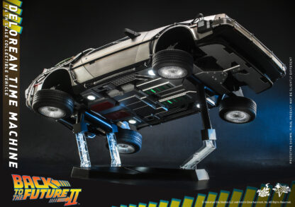 Hot Toys: MMS636 Back to the Future II DeLorean Time Machine 1/6th Scale Collectible Vehicle - Image 7