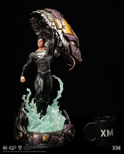 XM Studios:  Rebirth Superman Recovery Suit 1/6 Scale Premium Collectible Statue - Image 9