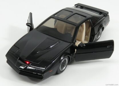 Knight Rider: K.I.T.T. Hollywood Rides: 1982 Pontiac Trans-Am with Light Up Feature 1:24 Scale - Image 4